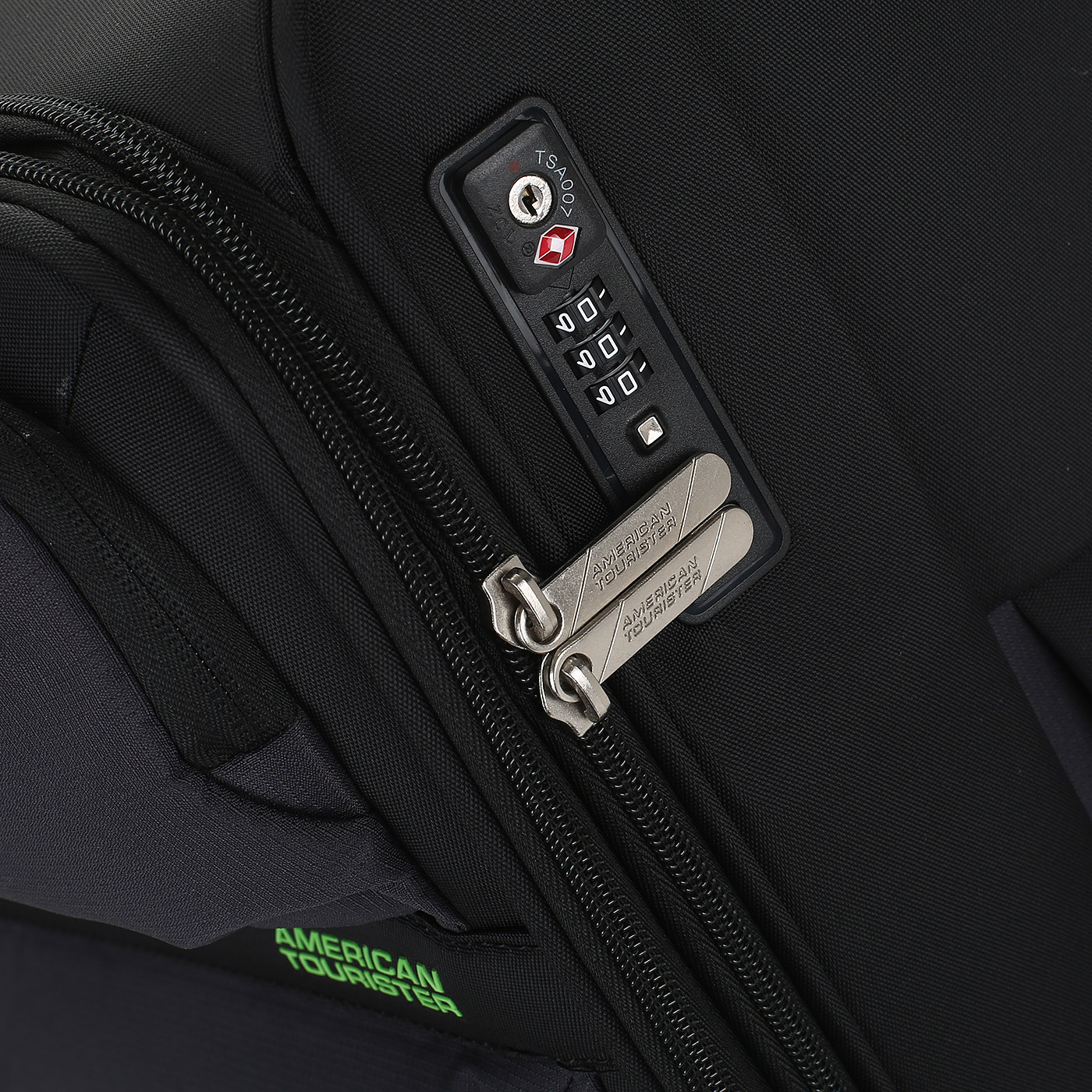 Чемодан средний M тканевый American Tourister Matchup