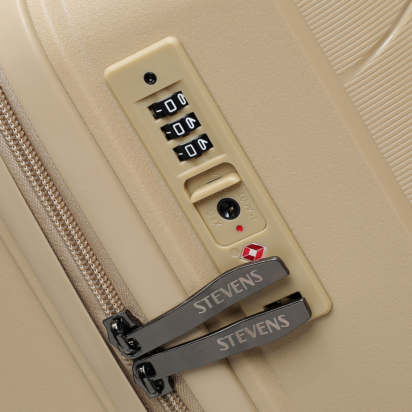 Чемодан средний M из полипропилена Stevens Chrome