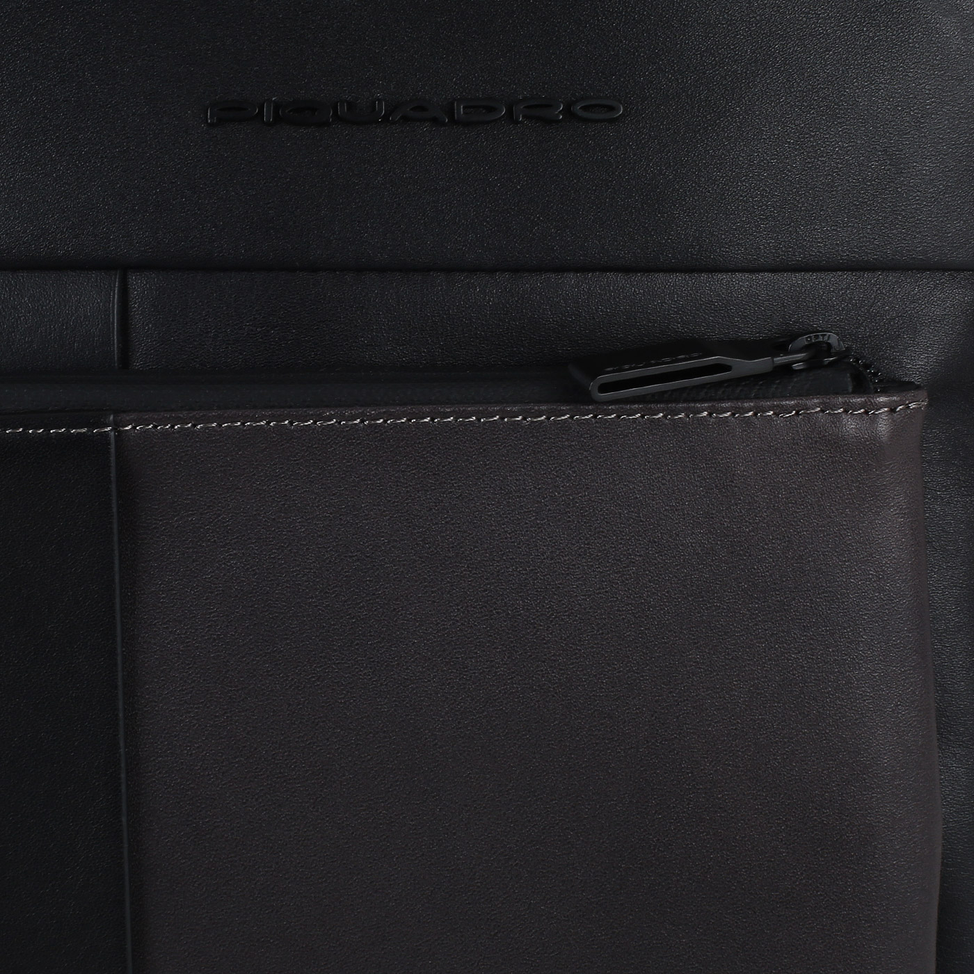 Сумка-рюкзак на одно плечо Piquadro David