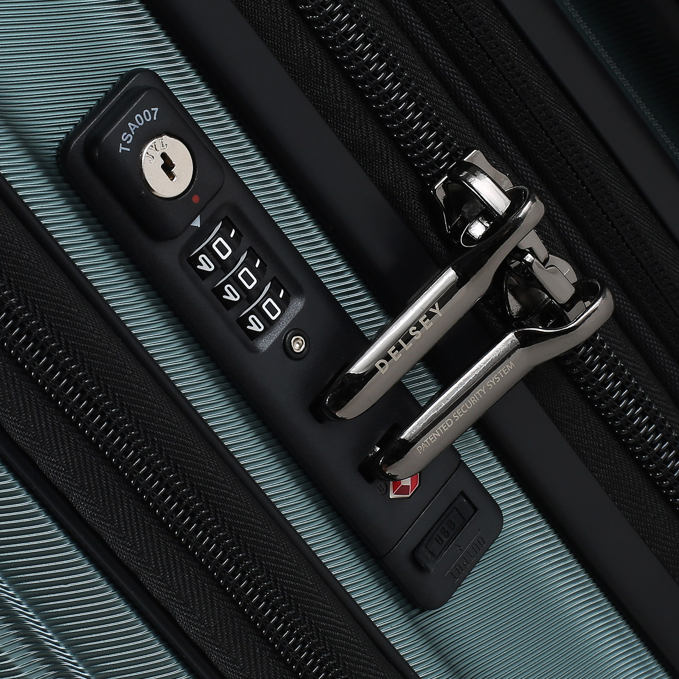 Чемодан маленький S из поликарбоната Delsey Shadow 5.0