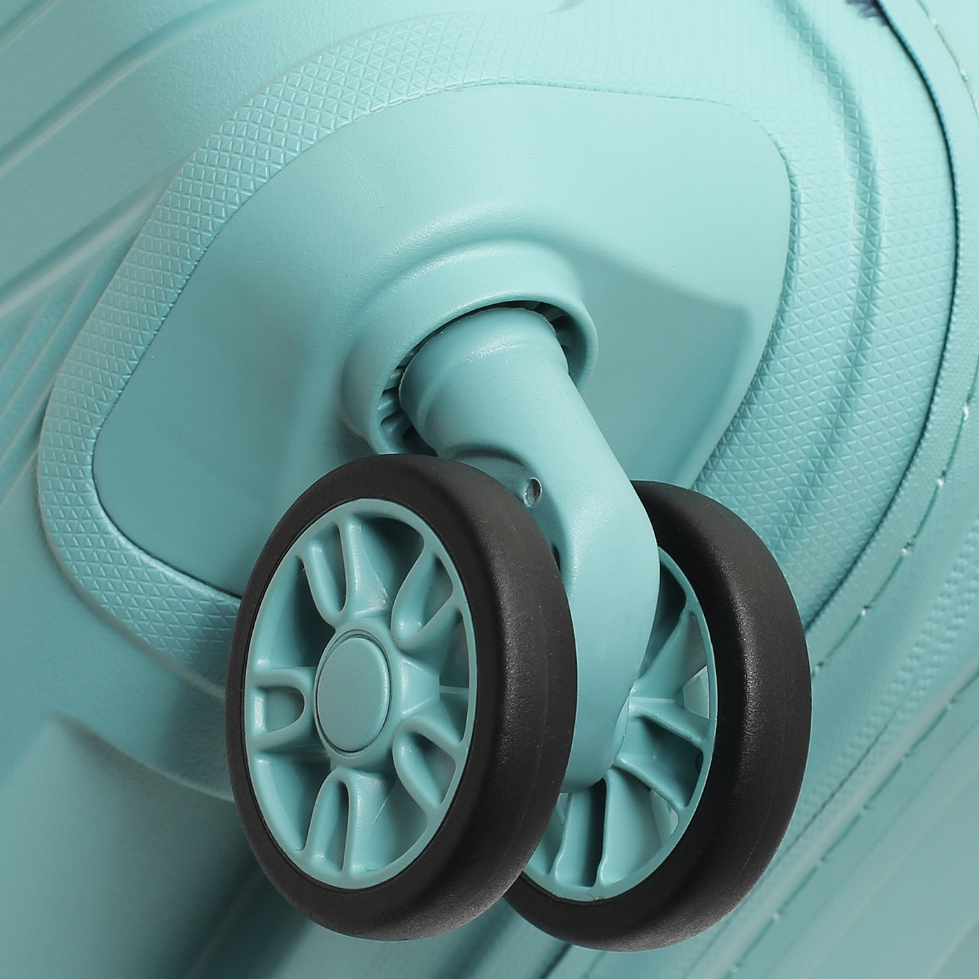 Чемодан для ручной клади из полипропилена American Tourister Airconic